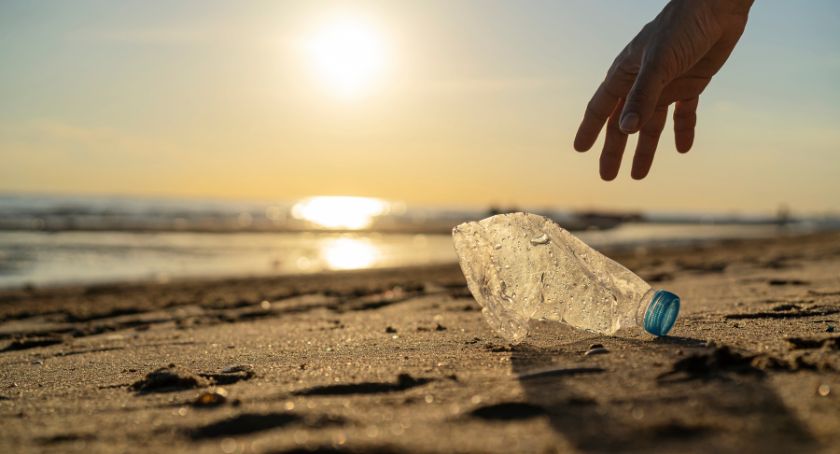 Nordic Naturals Hosts California Beach Cleanup Day at Rio Del Mar